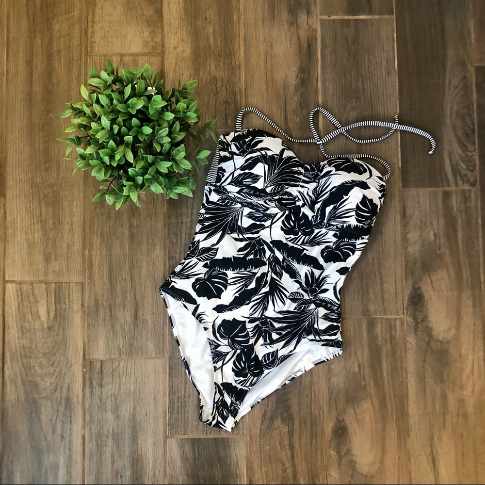 Women’s Old Navy Swimsuit